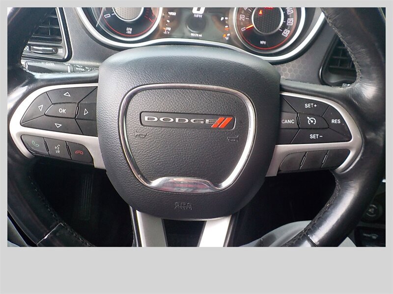 Used 2015 Dodge Challenger R/T Scat Pack w/ Leather Interior Group RWD image 19