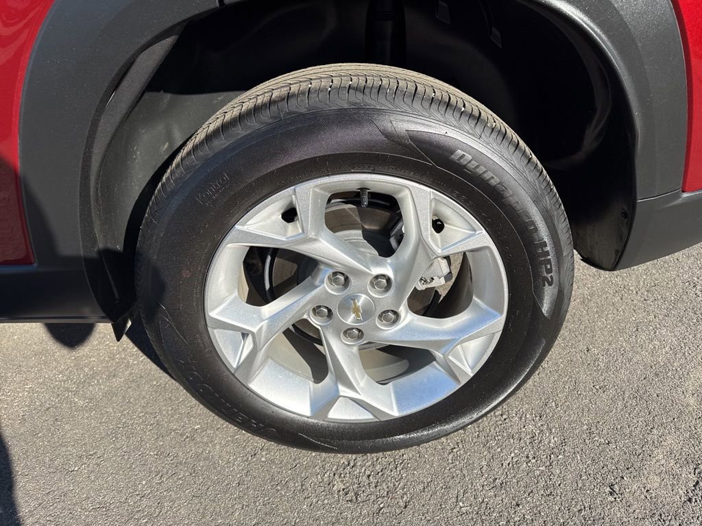 Used 2025 Chevrolet Trax LS w/ LS Convenience Package image 28