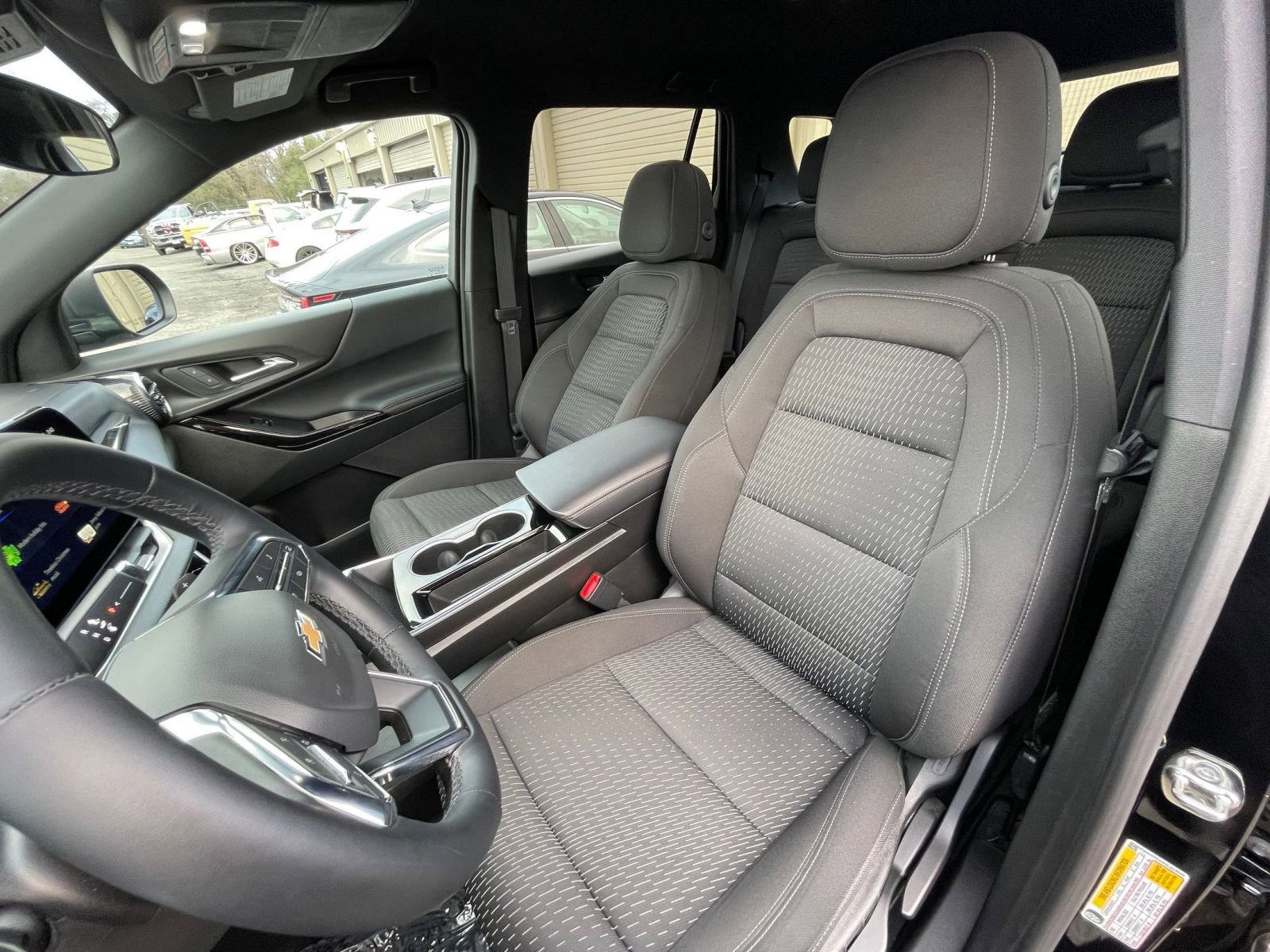 Used 2025 Chevrolet Equinox LT image 35