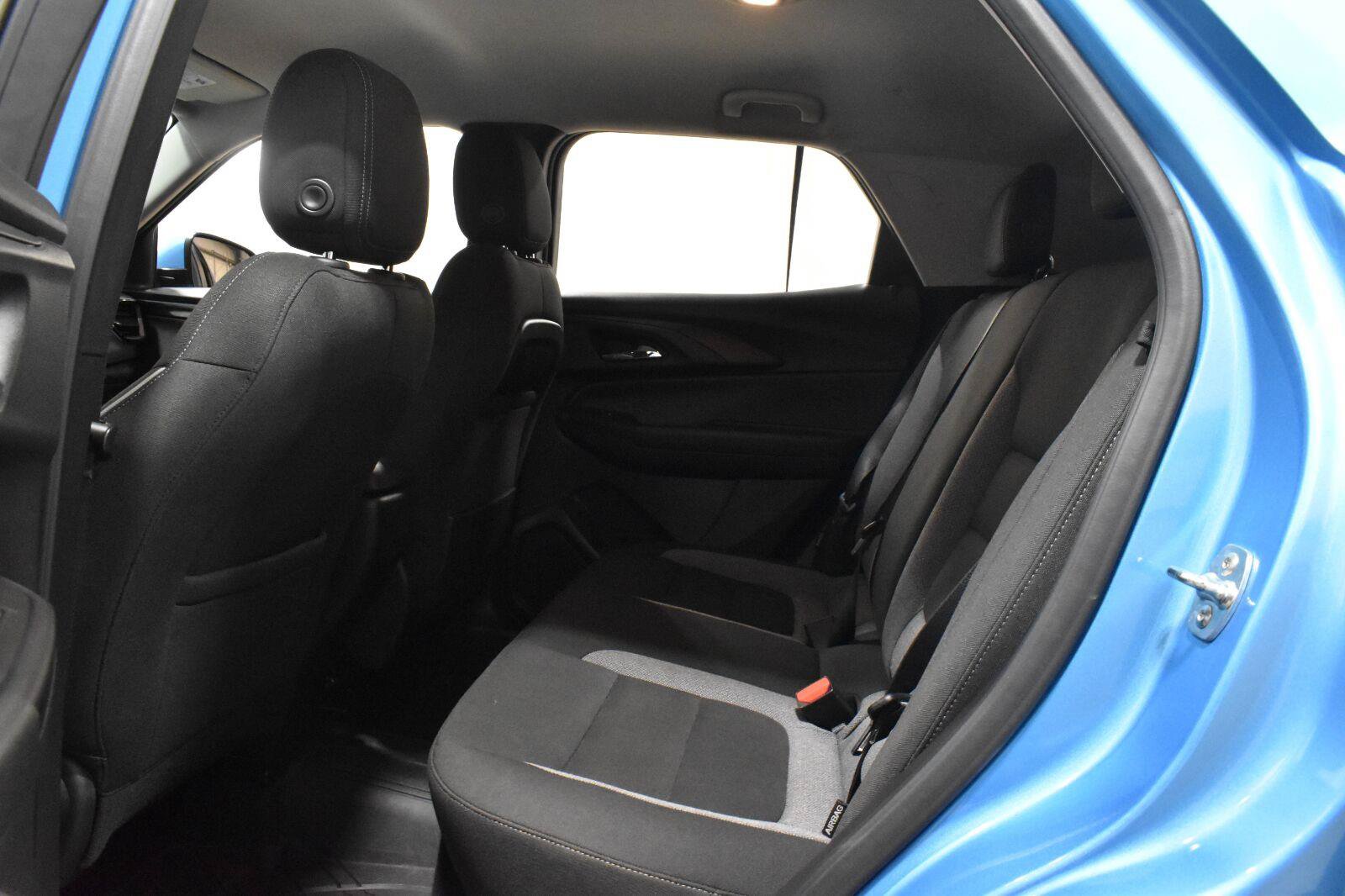 Used 2025 Chevrolet TrailBlazer LT w/ LPO, Blackout Package AWD/4WD image 4