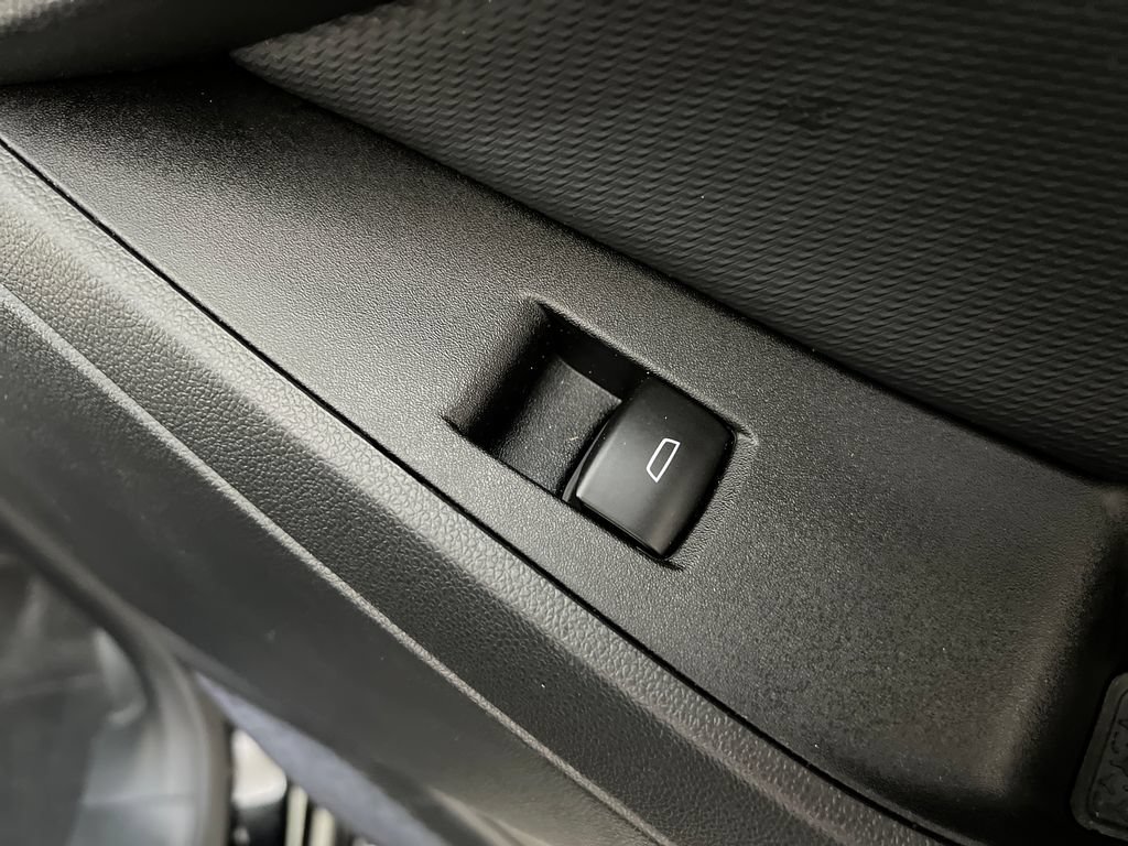 Used 2026 Chevrolet Equinox LT FWD image 25