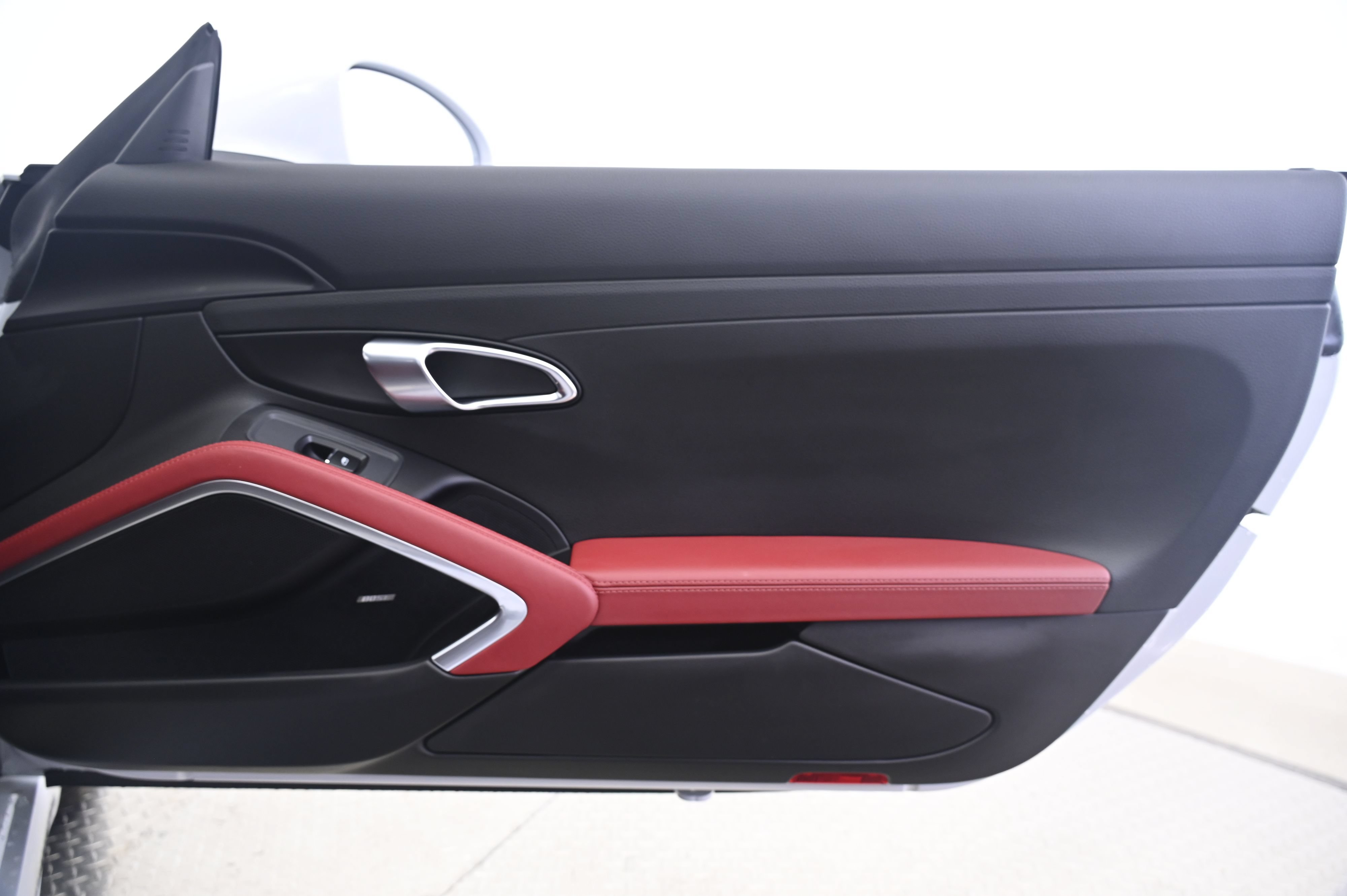 Certified 2024 Porsche 718 Cayman S RWD image 17