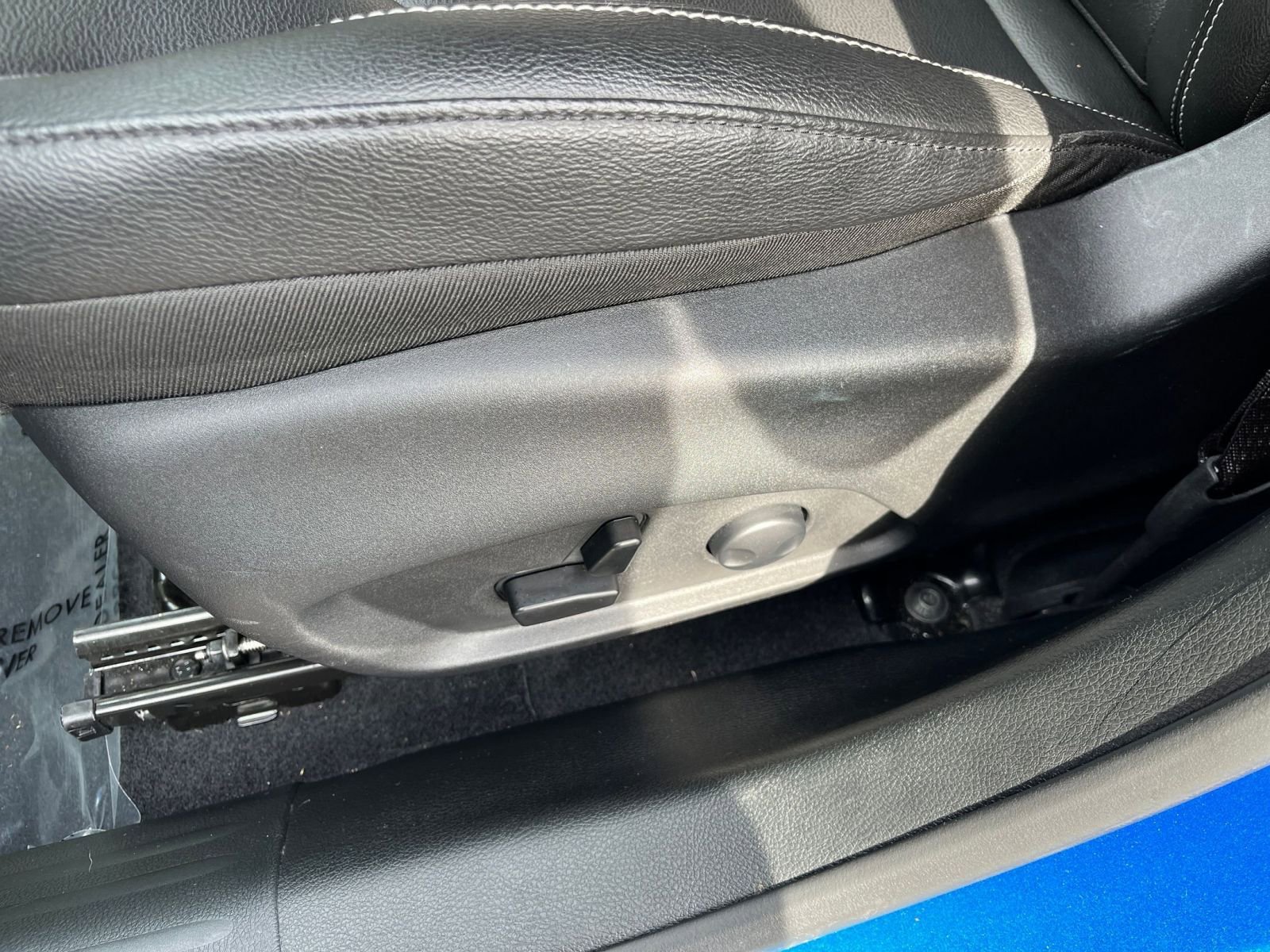 Used 2025 Jeep Compass Limited image 23