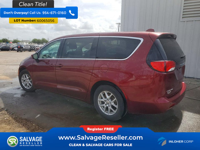 Used 2017 Chrysler Pacifica Touring FWD image 3