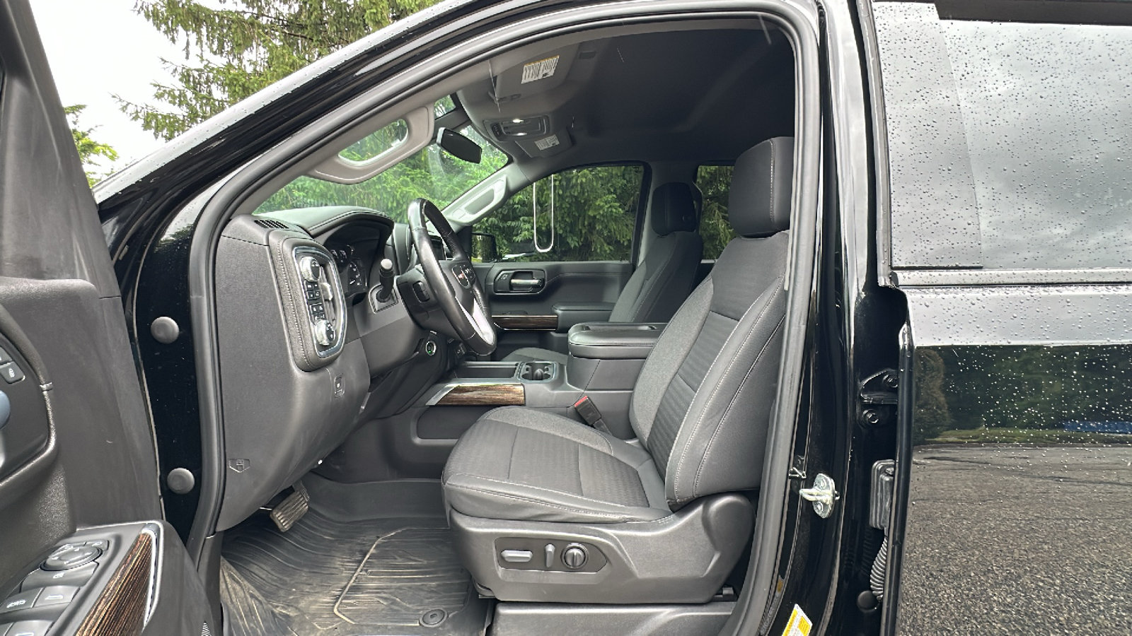 Used 2021 GMC Sierra 1500 Elevation w/ LPO, Elevation Black Package AWD/4WD image 13