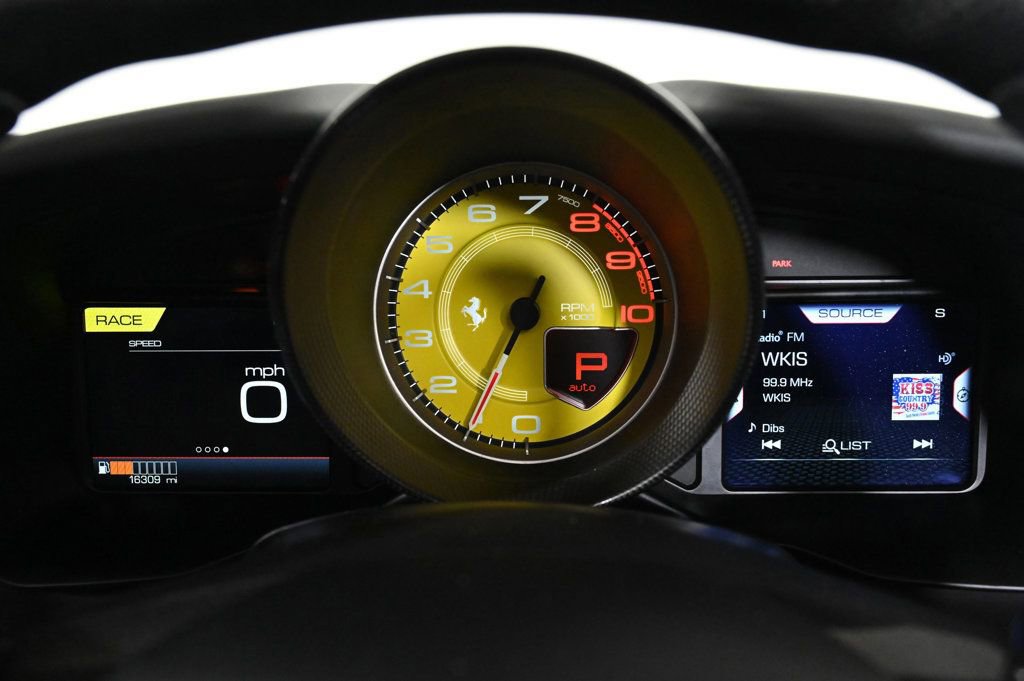 Used 2022 Ferrari F8 Tributo image 15