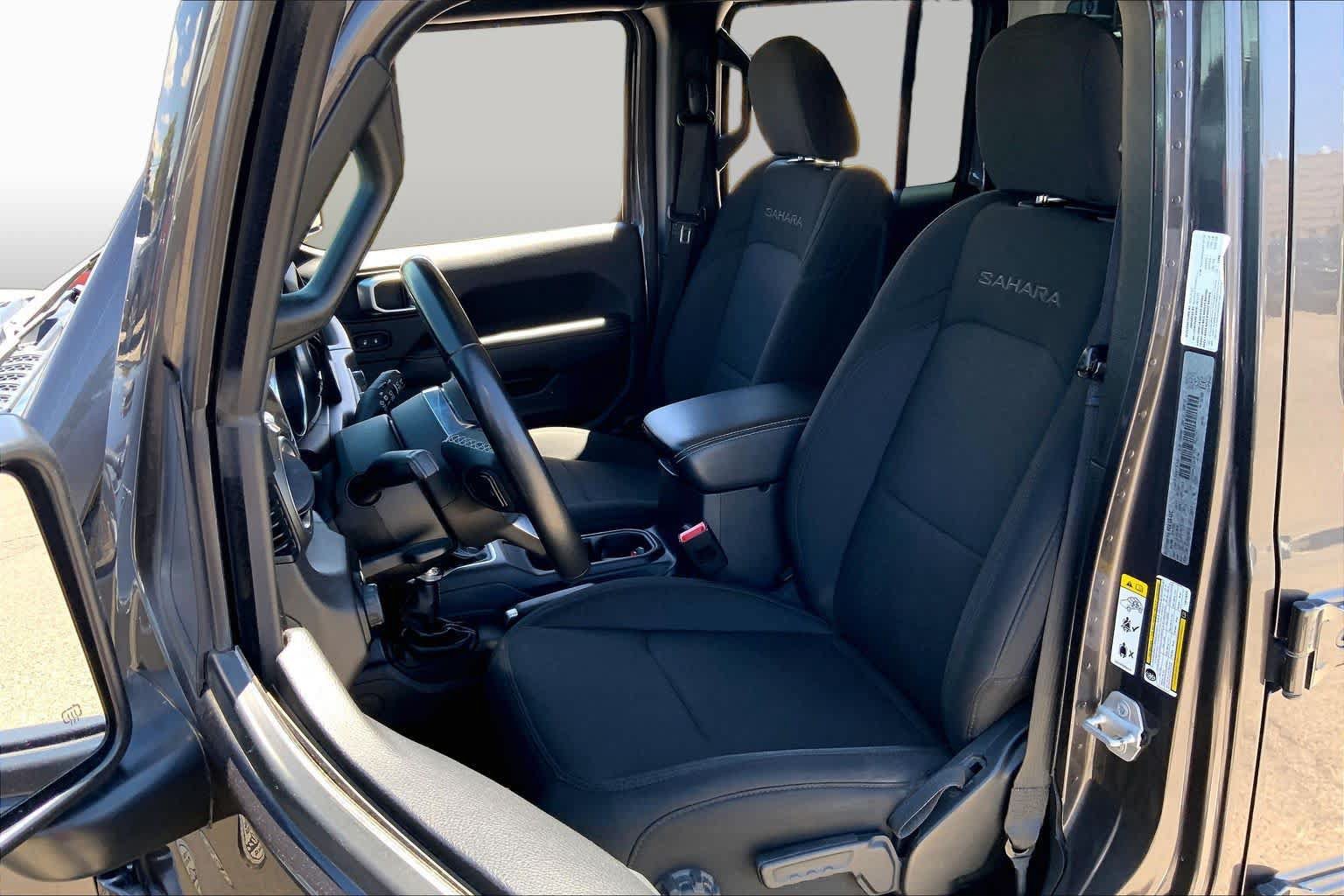 Used 2020 Jeep Wrangler Unlimited Sahara w/ Uconnect 4C Nav & Sound Group AWD/4WD image 7