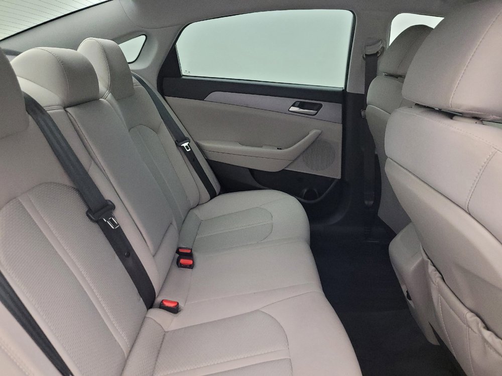 Used 2018 Hyundai Sonata SE w/ Cargo Package image 19