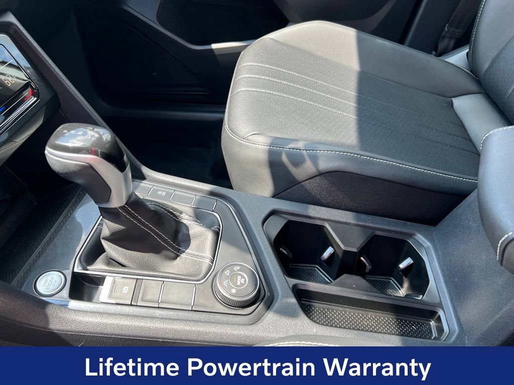 Used 2024 Volkswagen Tiguan SE w/ Panoramic Sunroof Package AWD/4WD image 12