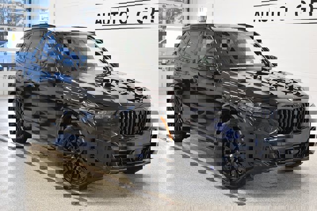 New 2026 BMW X5 xDrive40i w/ M Sport Package