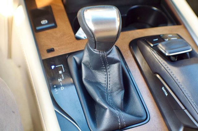 Used 2018 Lexus LX 570 4WD w/ Luxury Package image 28