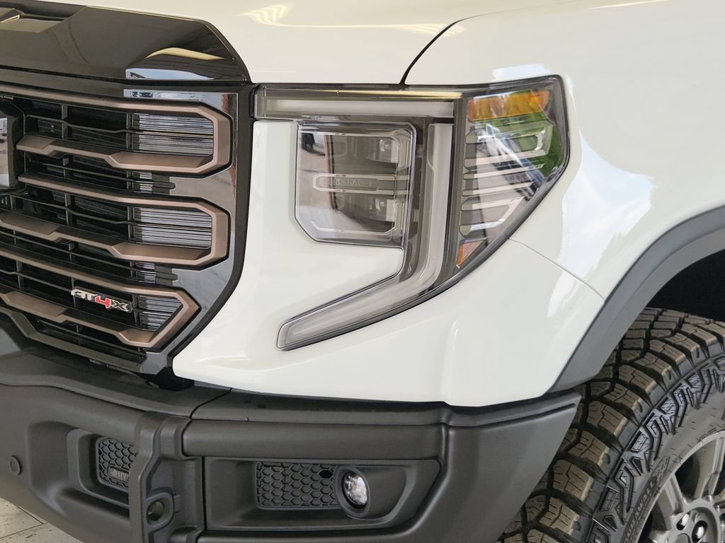 New 2026 GMC Sierra 1500 AT4X w/ LPO, Black Badging Package AWD/4WD image 9