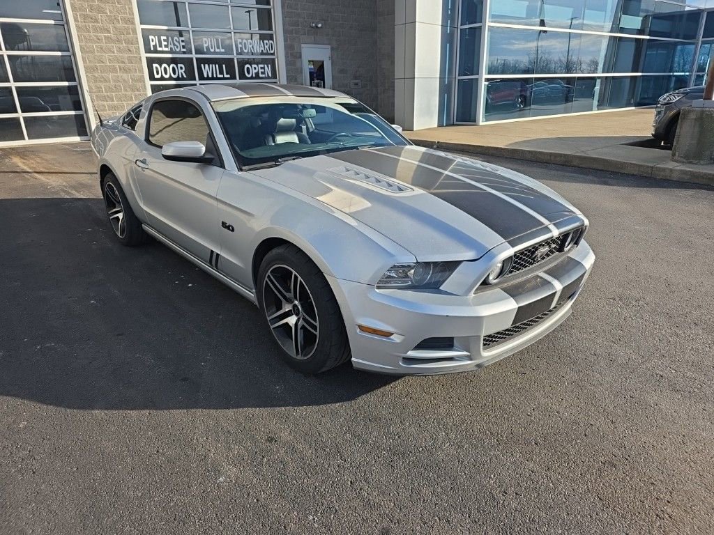 Used 2013 Ford Mustang GT Premium image 2