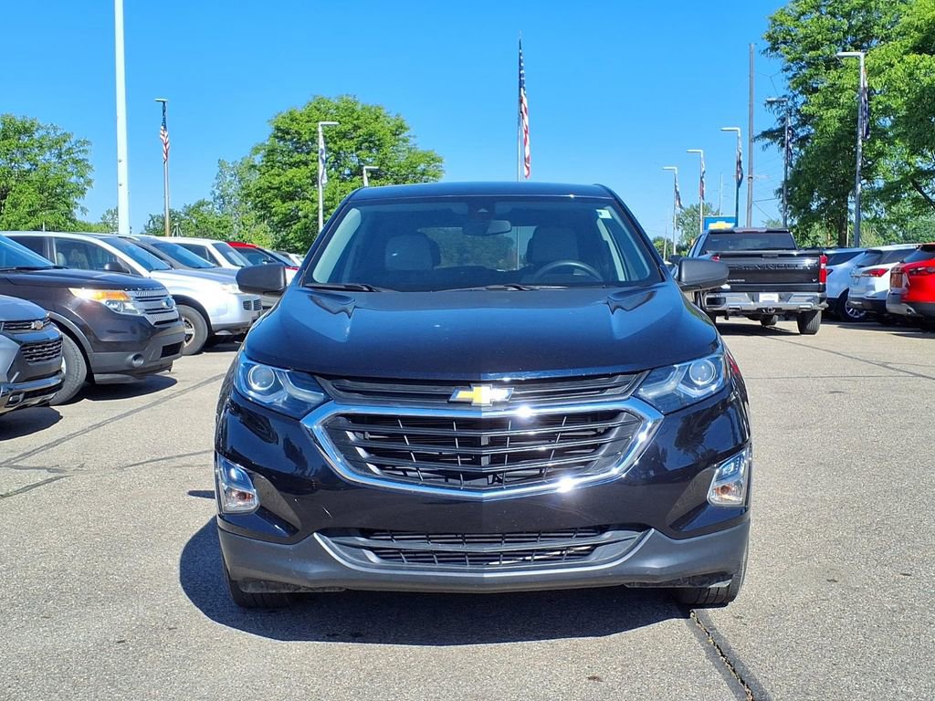 Used 2020 Chevrolet Equinox LS w/ LS Convenience Package AWD/4WD image 2