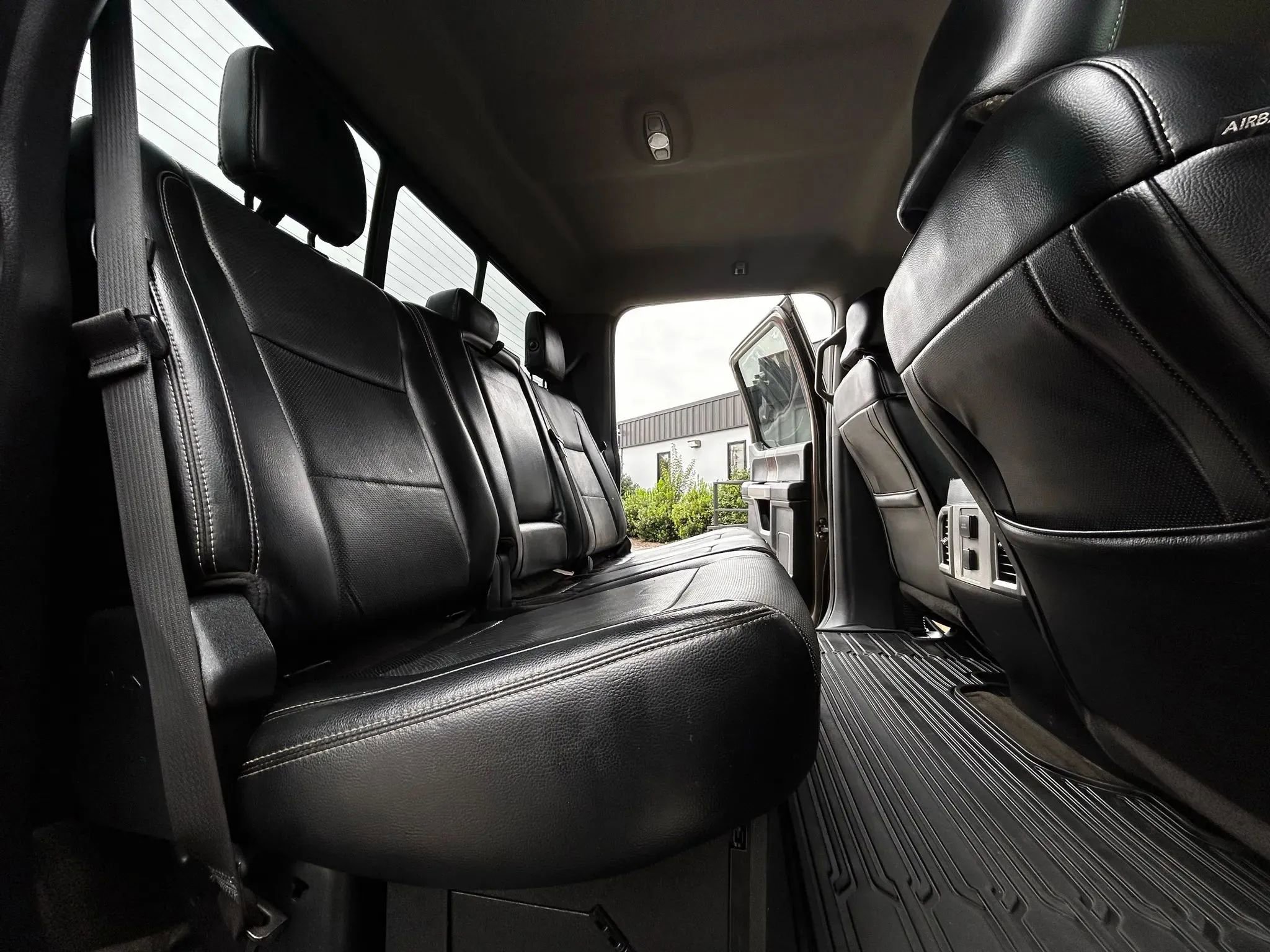 Used 2017 Ford F350 Lariat w/ Chrome Package image 38