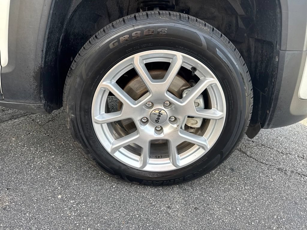Used 2023 Jeep Renegade Latitude AWD/4WD image 38