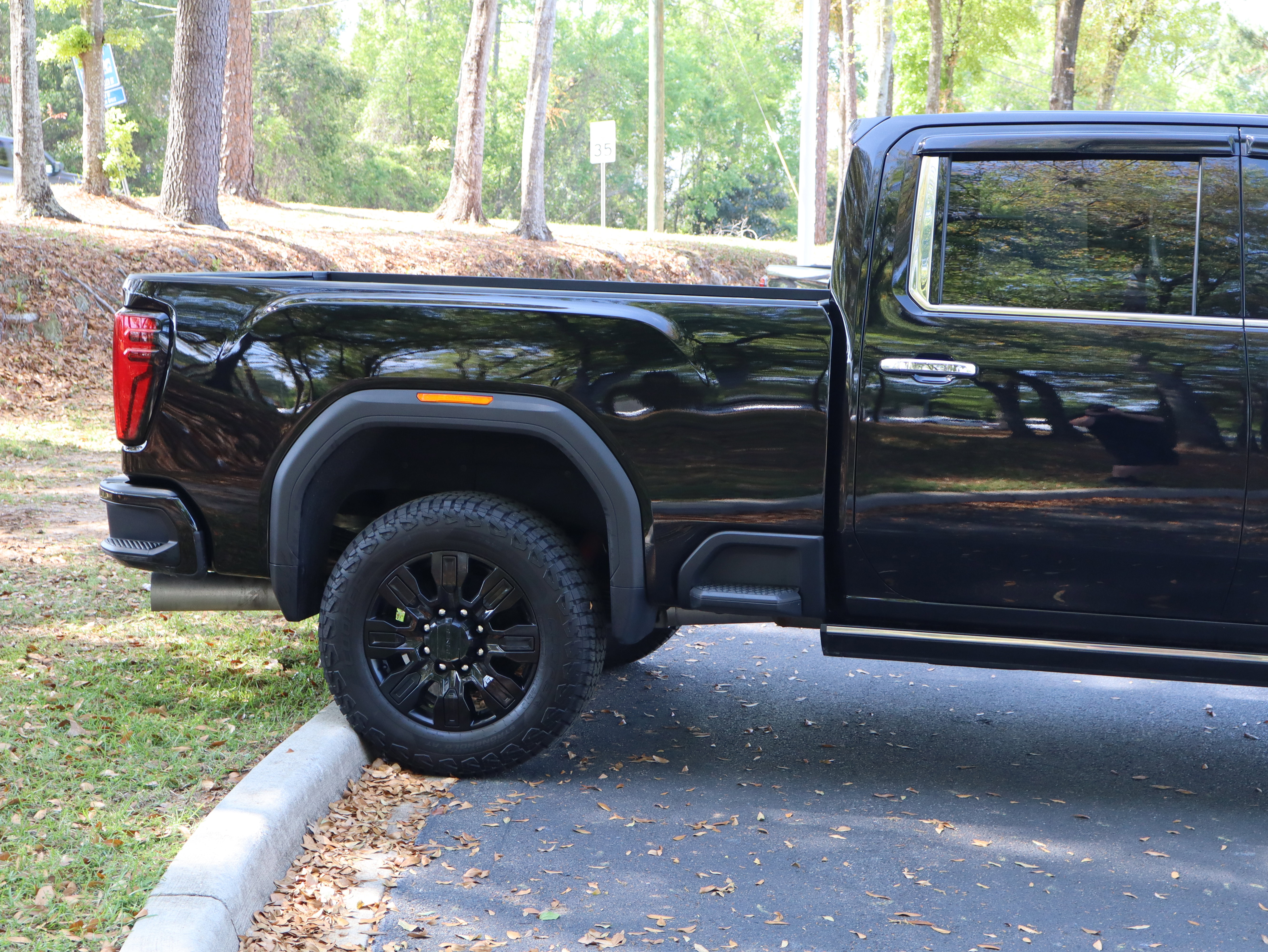 Used 2025 GMC Sierra 2500 Denali Ultimate AWD/4WD image 10