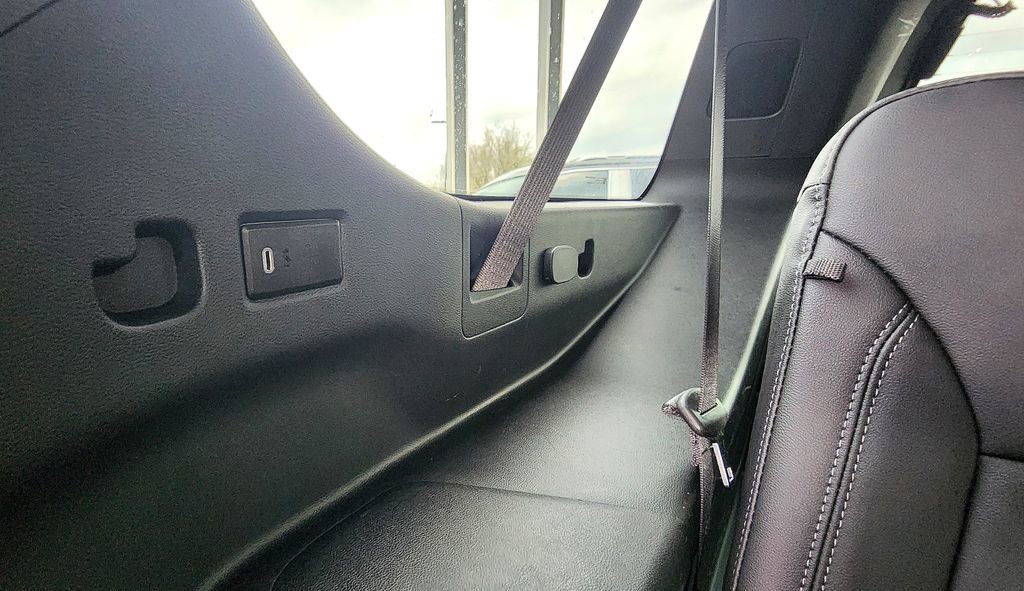 Used 2022 Chevrolet Suburban LT AWD/4WD image 54