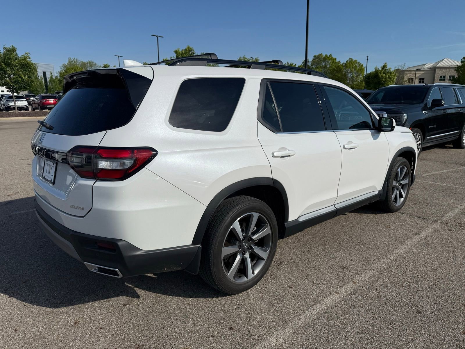 Used 2024 Honda Pilot Elite image 5