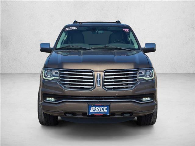 Used 2017 Lincoln Navigator Select RWD image 2