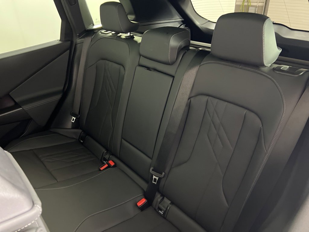Used 2025 BMW X3 xDrive30i image 4