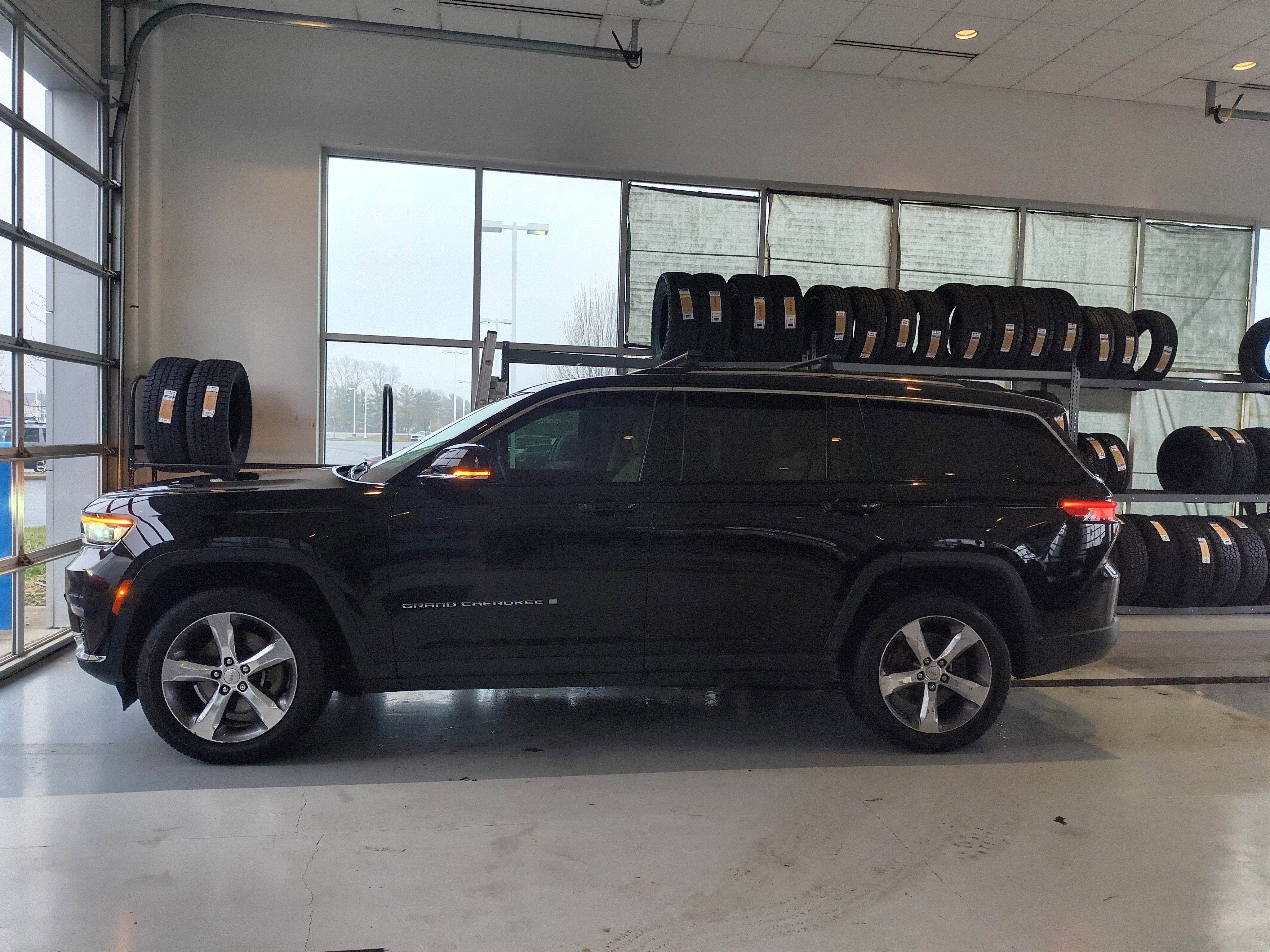 Used 2021 Jeep Grand Cherokee L Limited image 29