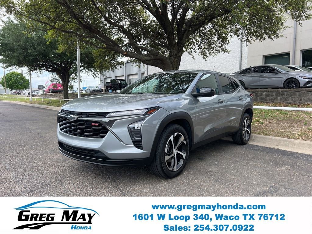 Used 2024 Chevrolet Trax RS FWD image 3