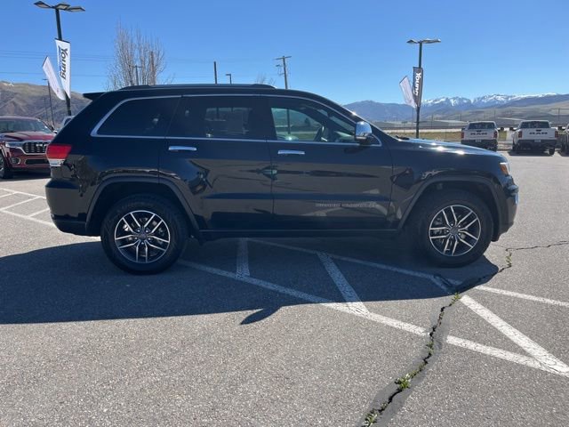 Used 2019 Jeep Grand Cherokee Limited w/ Luxury Group II image 2