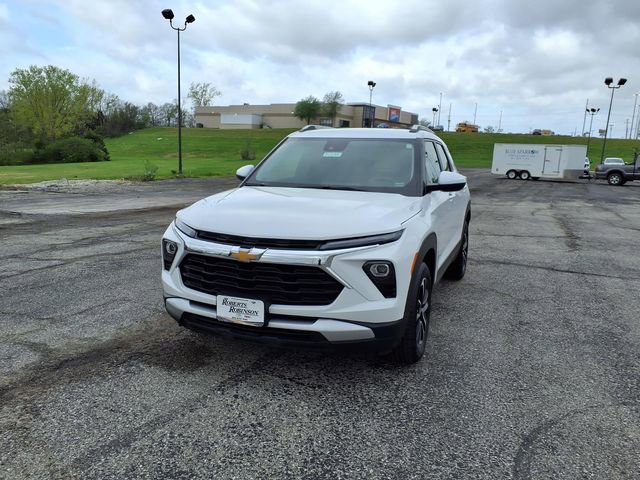 Used 2025 Chevrolet TrailBlazer LT AWD/4WD image 39