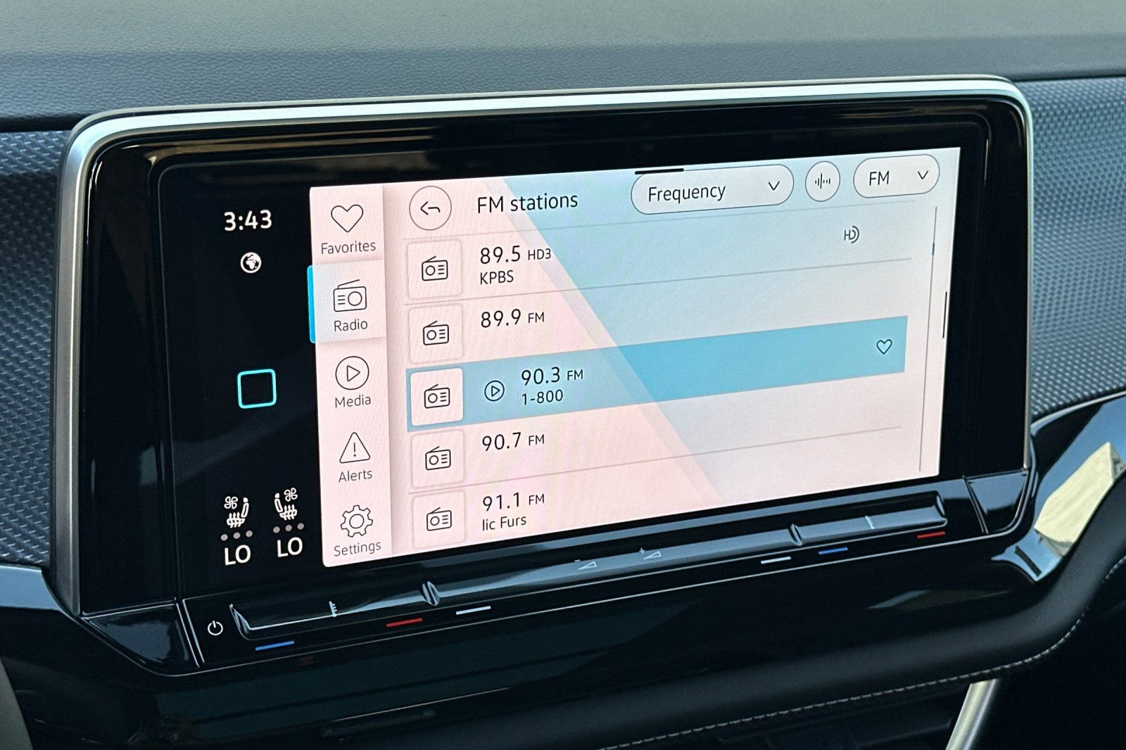 New 2026 Volkswagen Atlas Cross Sport SEL R-Line image 16