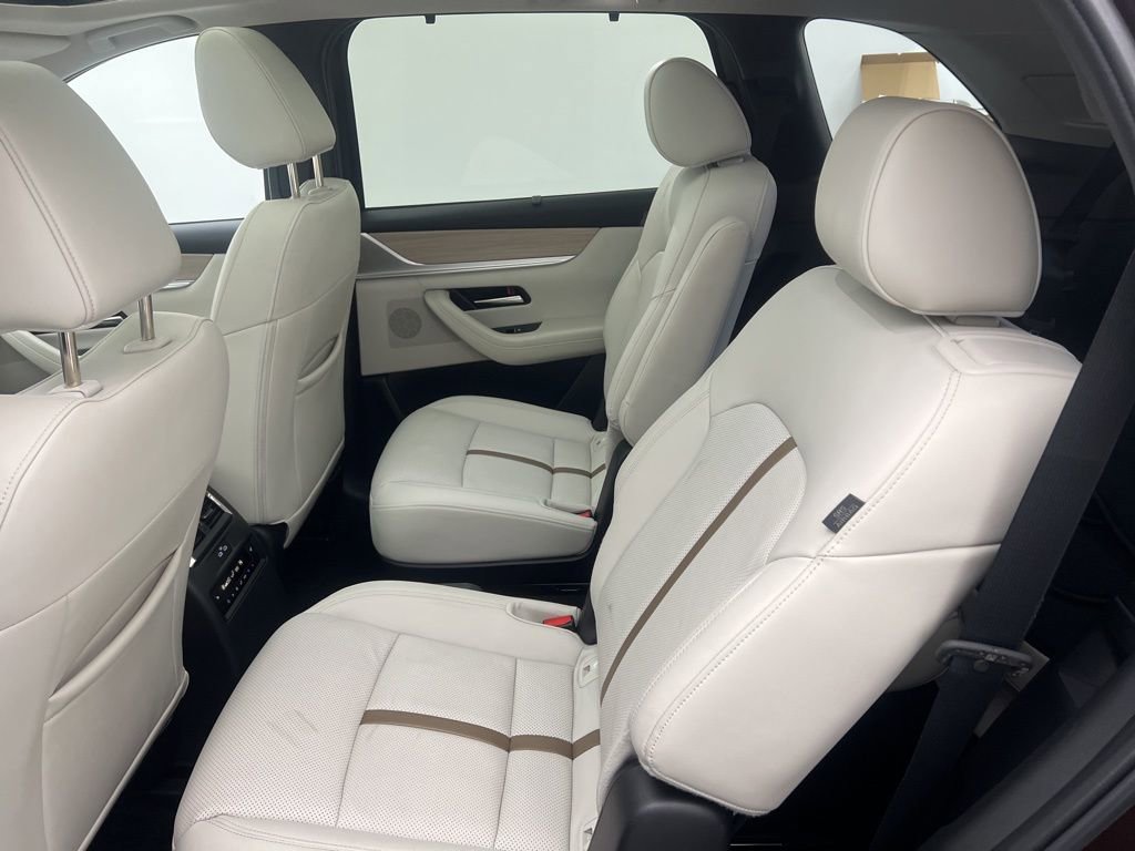 Used 2024 MAZDA CX-90 Plug-In Hybrid w/ Premium Plus image 23