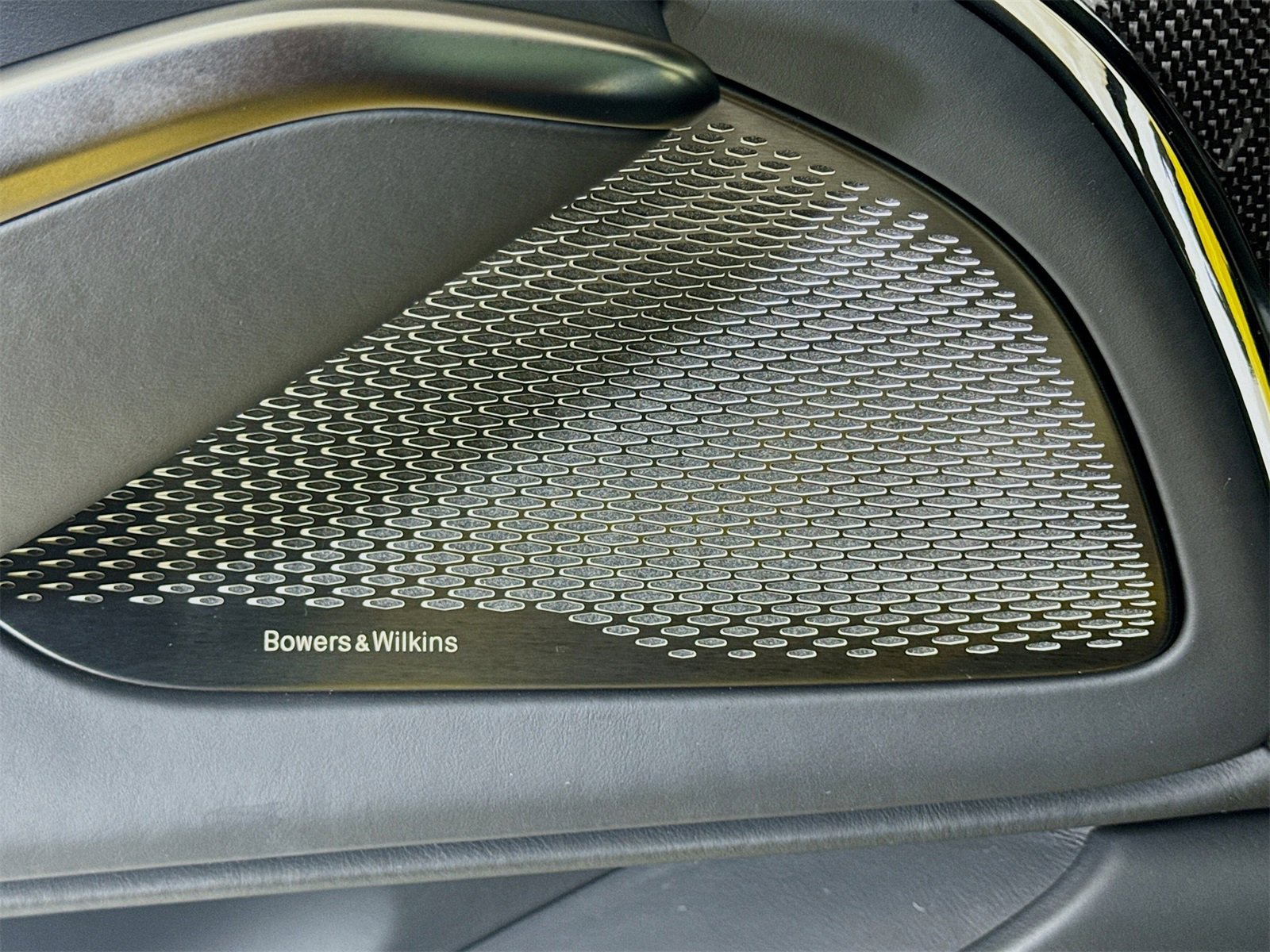 Used 2025 Aston Martin DBX 707 image 18