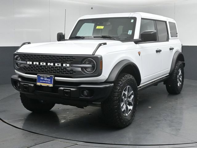 Certified 2025 Ford Bronco Badlands AWD/4WD image 3