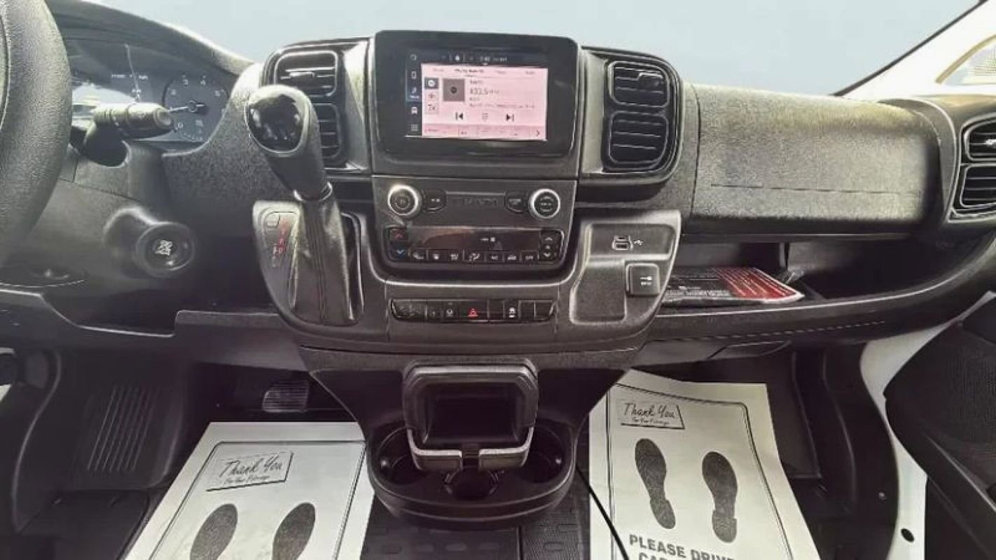 Used 2025 RAM ProMaster 2500 w/ Convenience Group image 10