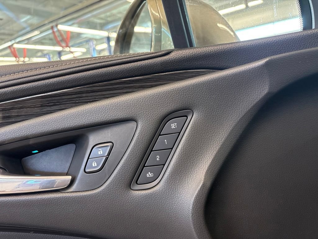 Used 2017 Buick Envision Essence AWD/4WD image 14