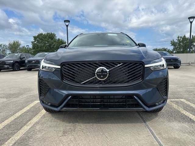 New 2026 Volvo XC60 B5 Plus w/ Climate Package image 2