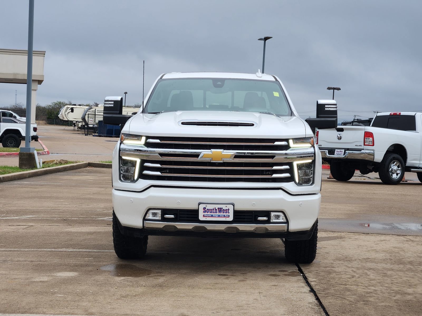 Used 2022 Chevrolet Silverado 2500 High Country w/ Z71 Off-Road Package image 2