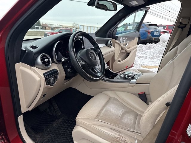 Used 2018 Mercedes-Benz GLC 300 4MATIC image 9