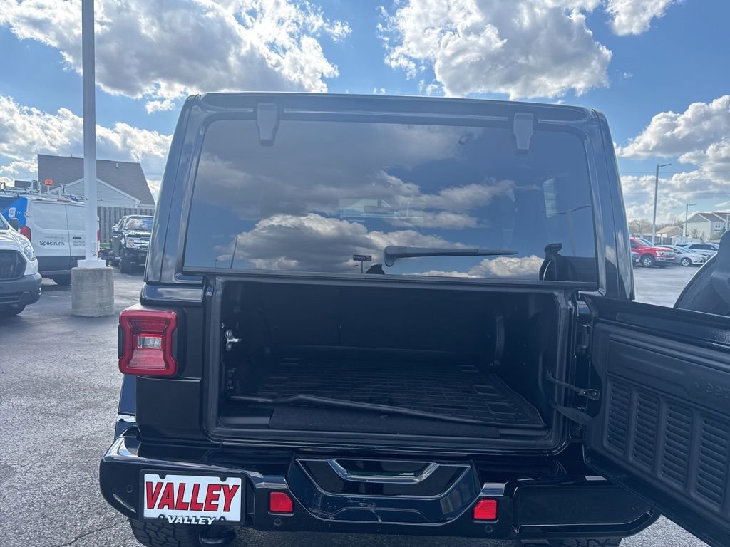 Used 2021 Jeep Wrangler Unlimited Sahara image 44