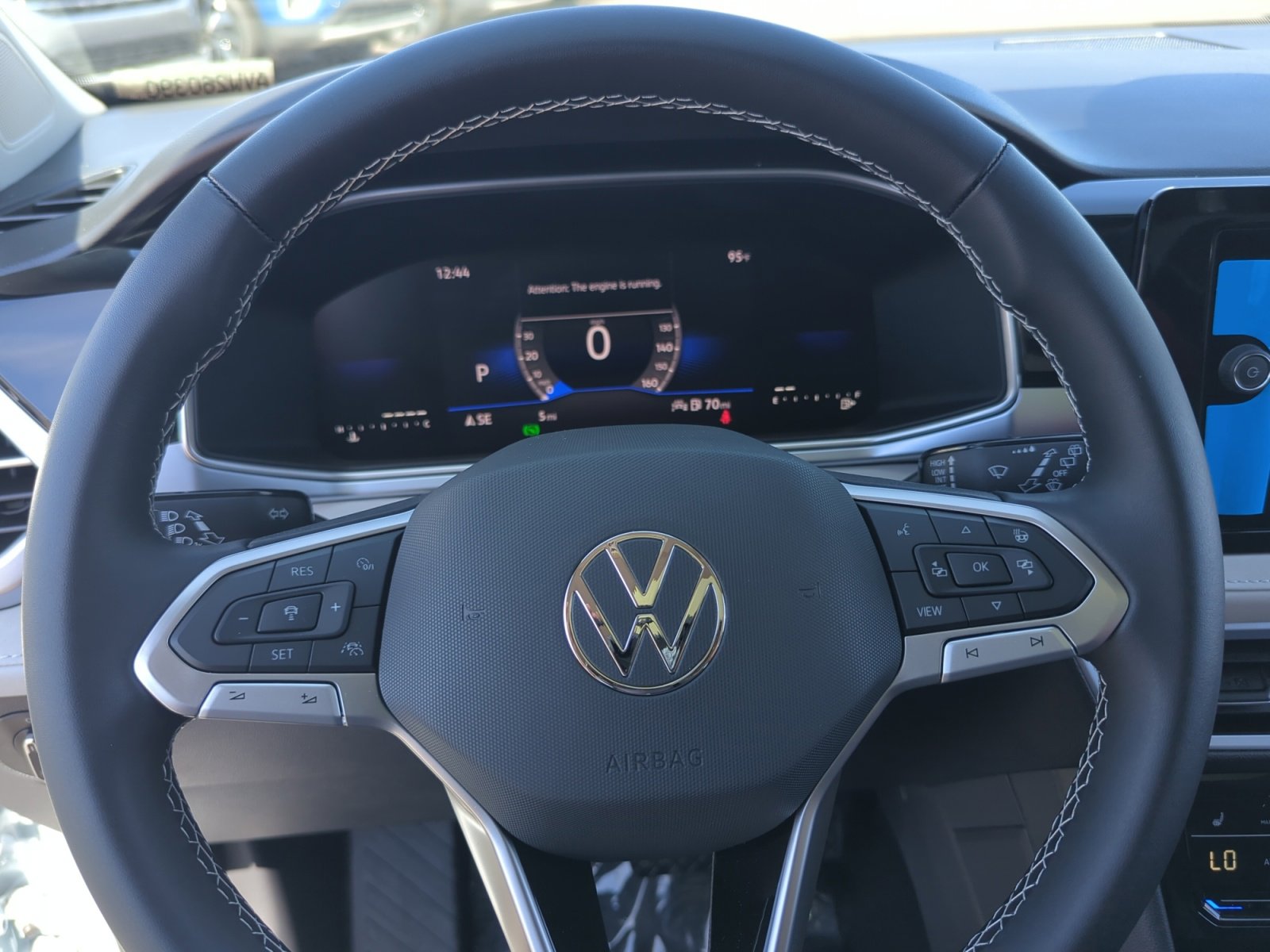 New 2026 Volkswagen Taos SE FWD image 9