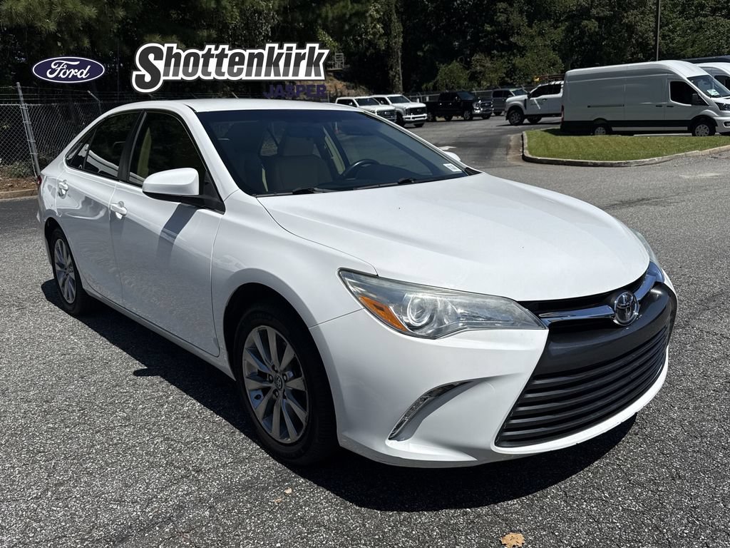 Used 2015 Toyota Camry XLE FWD image 1