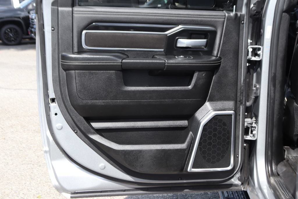 Used 2022 RAM 2500 Laramie w/ Night Edition AWD/4WD image 33