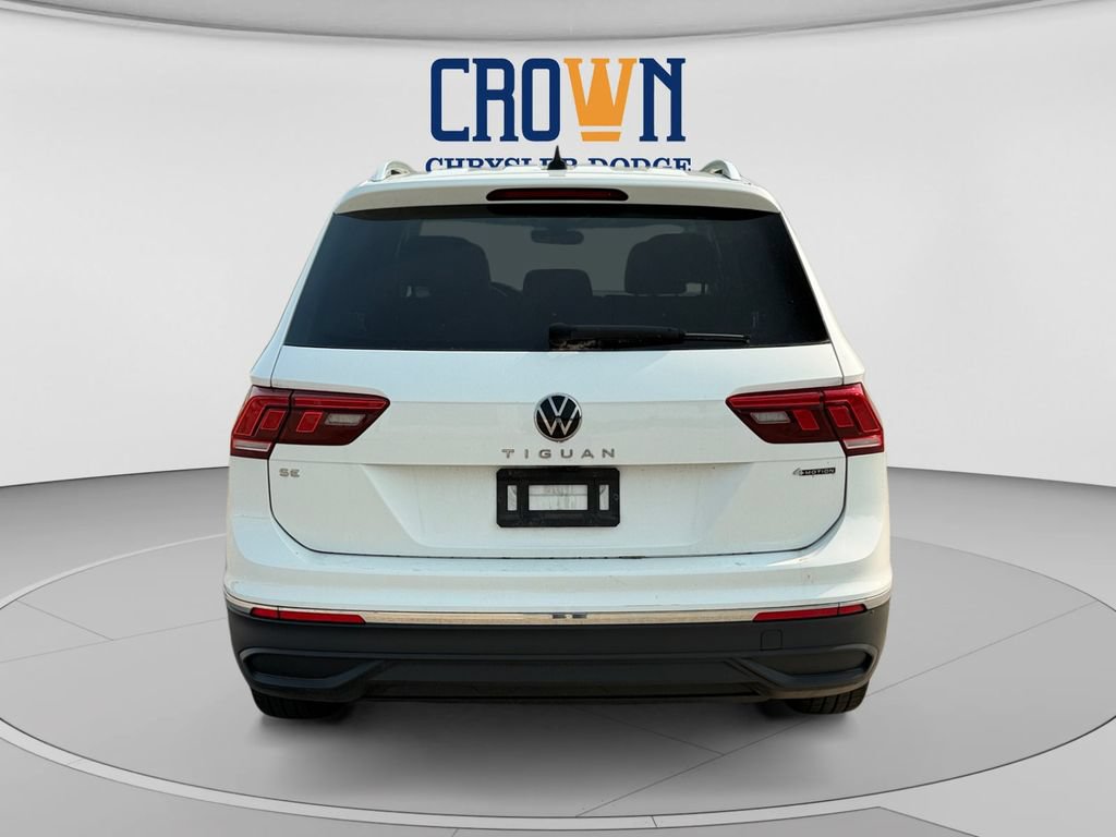 Used 2024 Volkswagen Tiguan SE AWD/4WD image 4