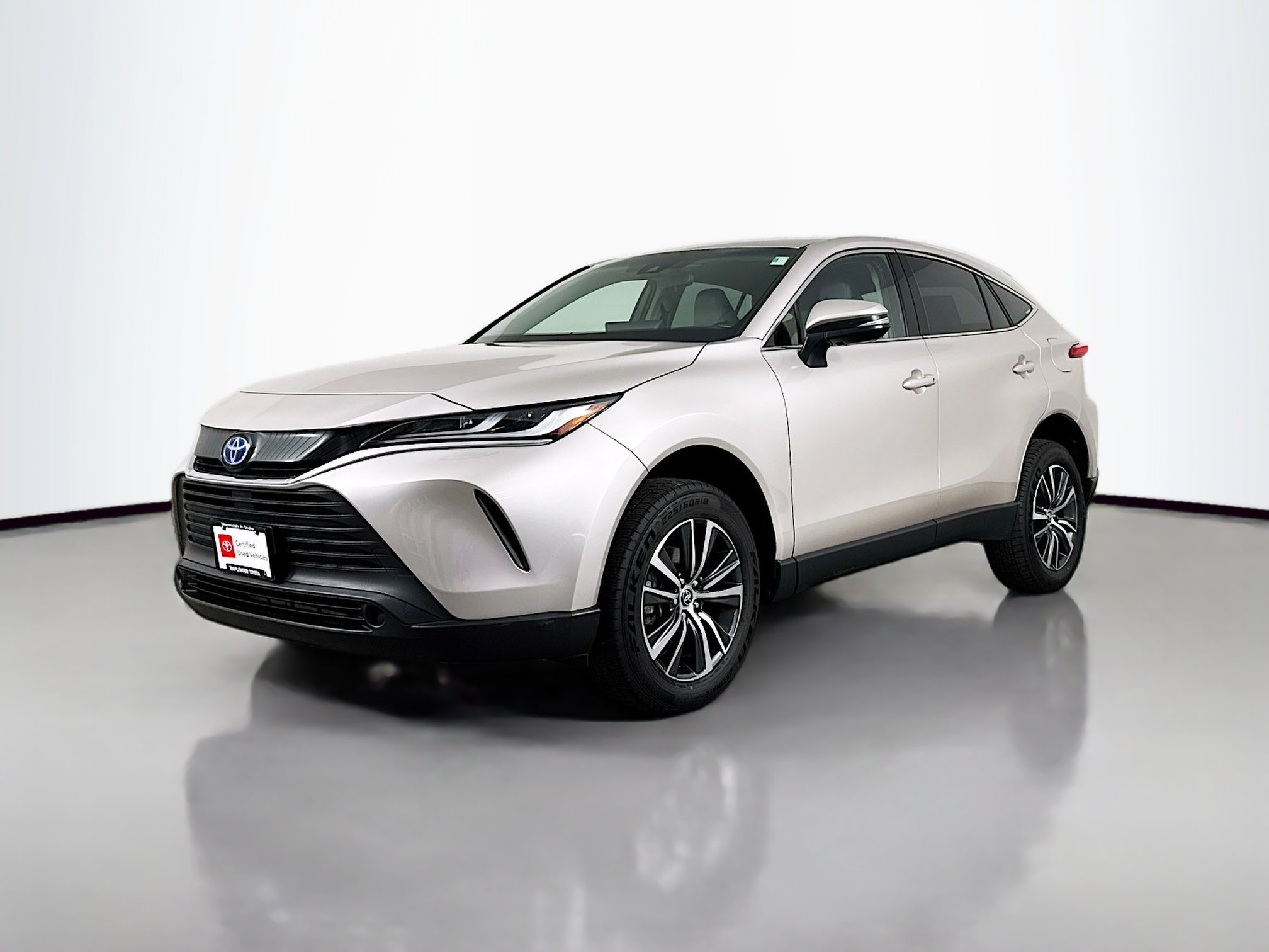 Certified 2024 Toyota Venza LE AWD/4WD image 3