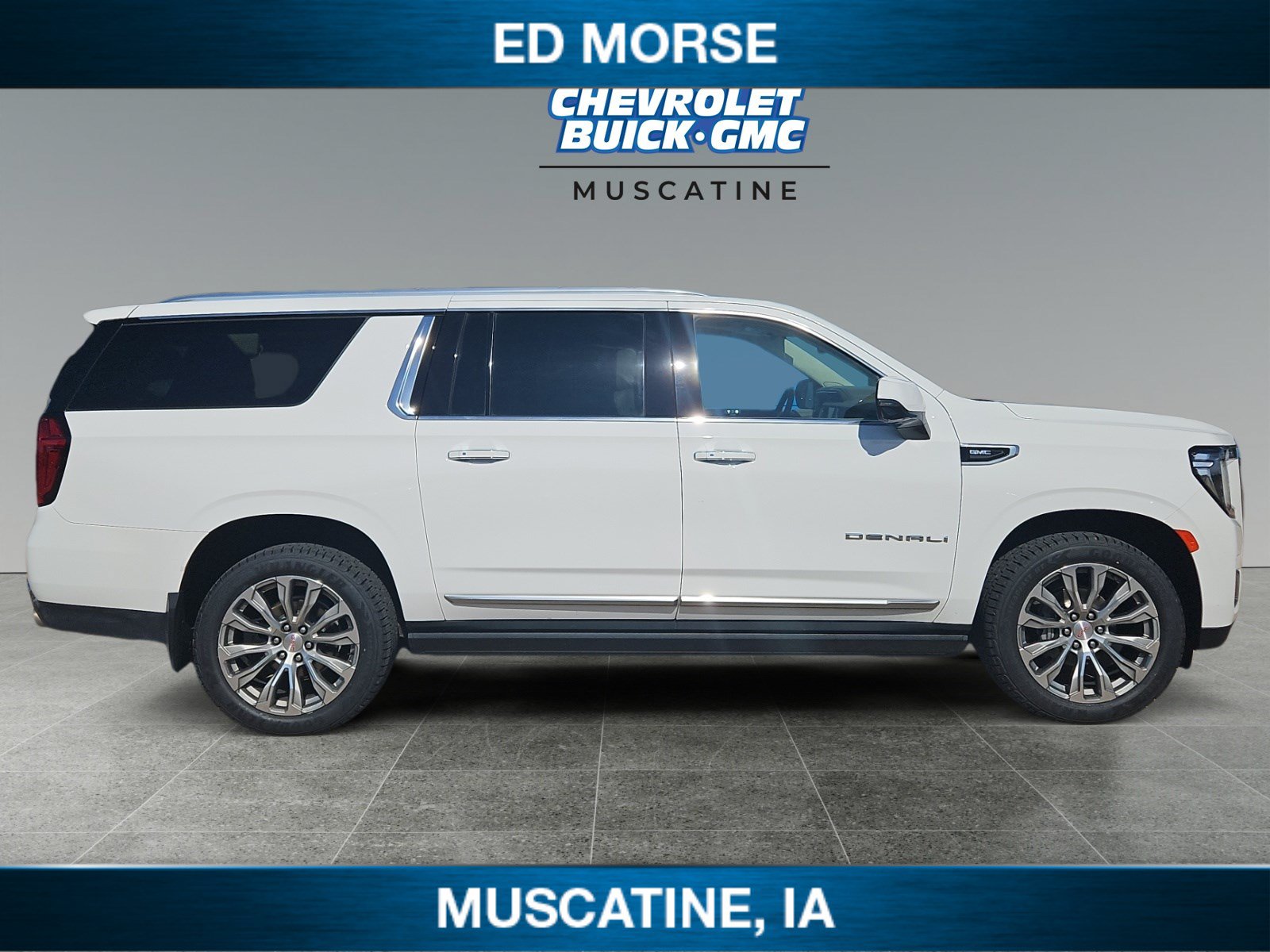 Used 2023 GMC Yukon XL Denali AWD/4WD image 6