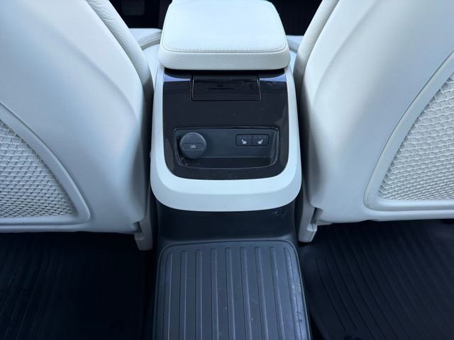 Used 2022 Volvo S60 T8 Inscription w/ Climate Package image 22