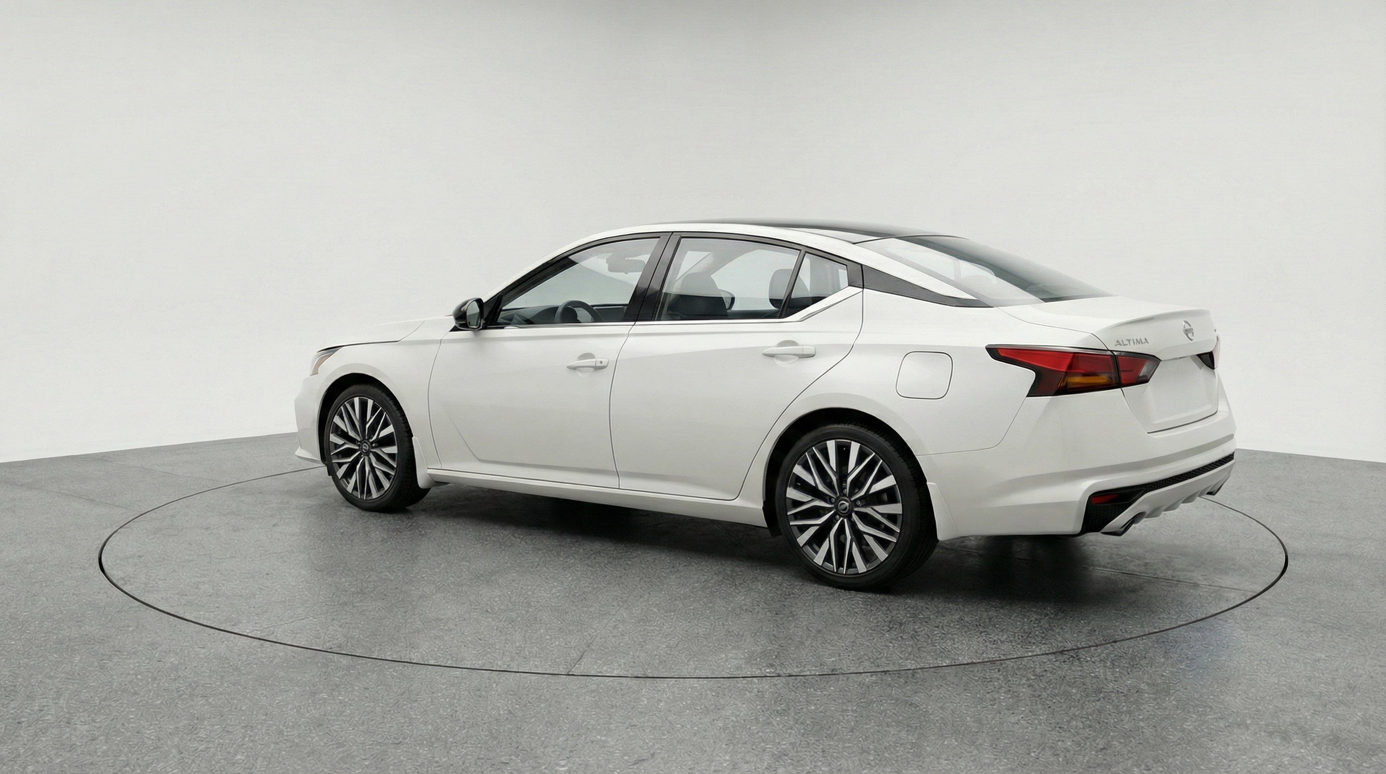 Used 2025 Nissan Altima 2.5 SV image 6