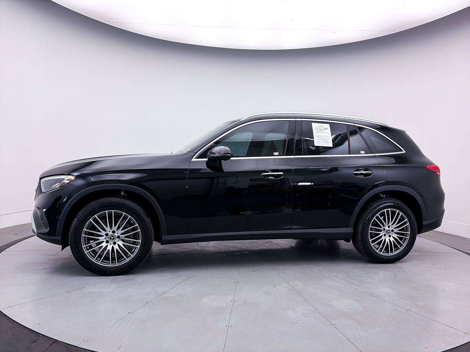 Used 2024 Mercedes-Benz GLC 300 4MATIC image 41