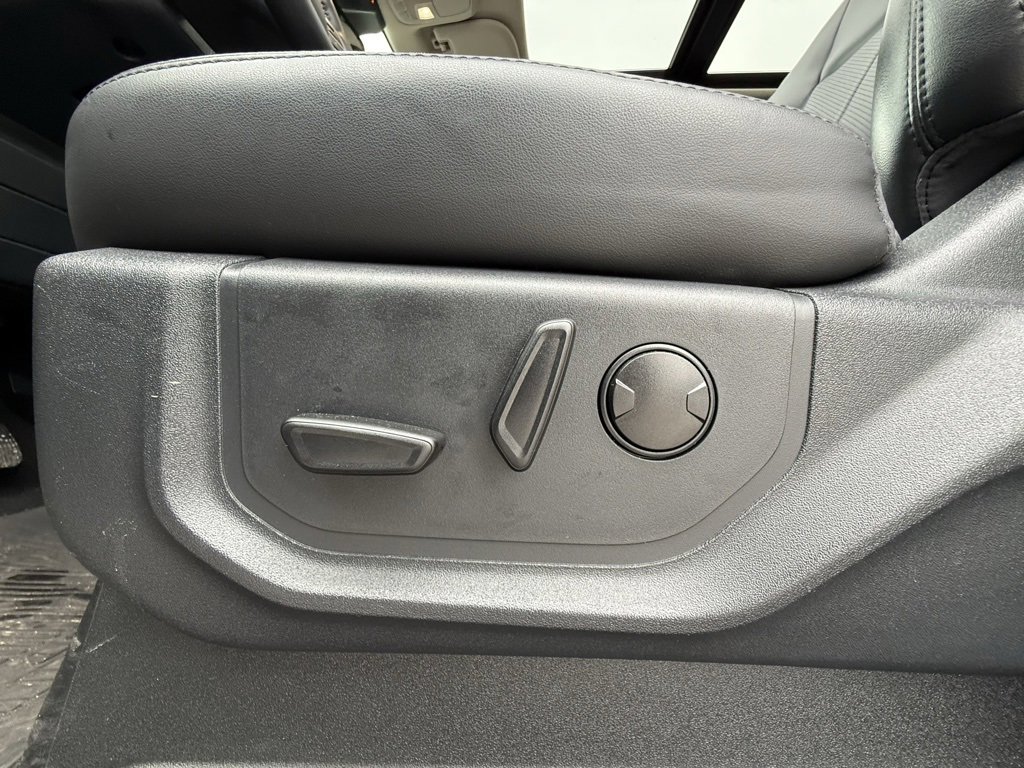 Used 2024 Ford Expedition XLT image 32