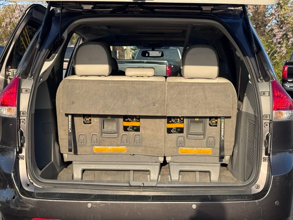 Used 2012 Toyota Sienna Limited w/ Premium Pkg image 36